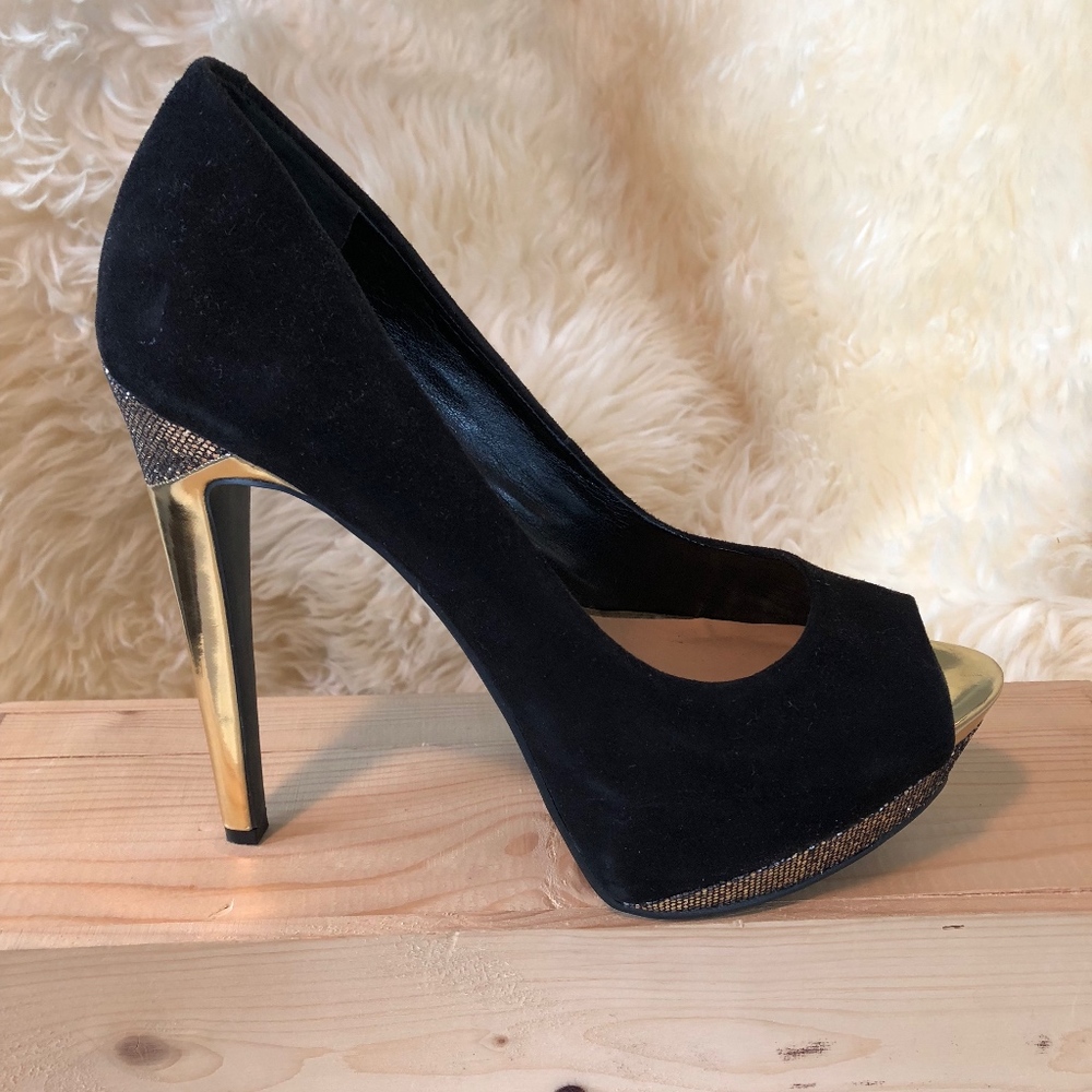 Jessica Simpson Black and Gold Pumps - Picture 3 of 8